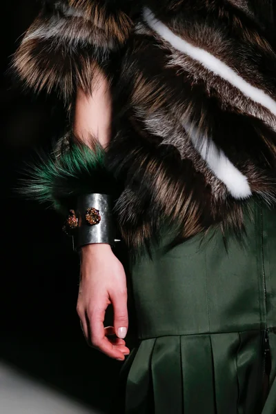 Look 76